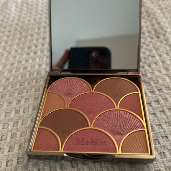 Maelle Blush - Picture 2 of 3